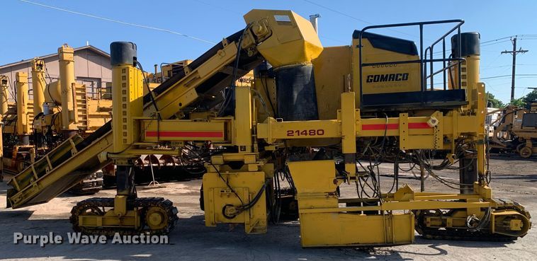 image for item DM7854 1999 Gomaco GT-6300 Commander III slip form paver