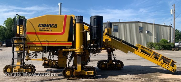 image for item DM7854 1999 Gomaco GT-6300 Commander III slip form paver
