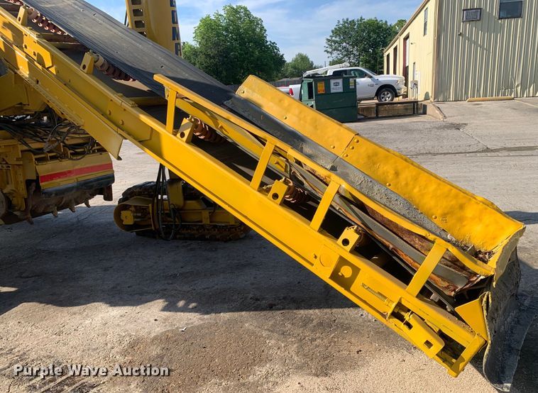 image for item DM7854 1999 Gomaco GT-6300 Commander III slip form paver