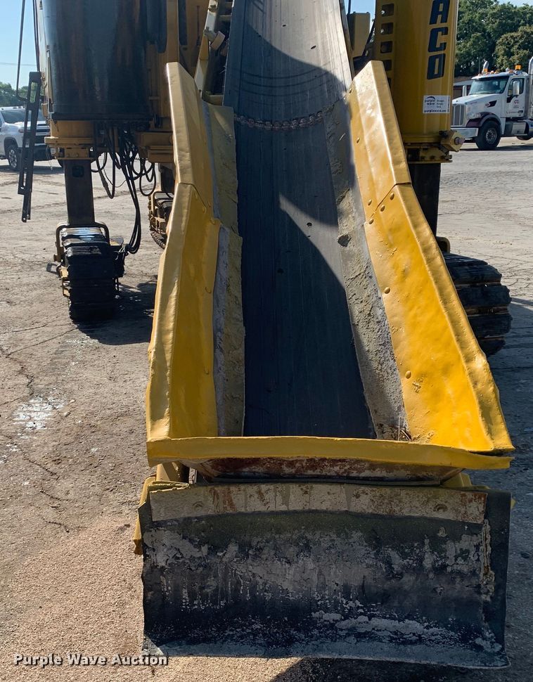 image for item DM7854 1999 Gomaco GT-6300 Commander III slip form paver