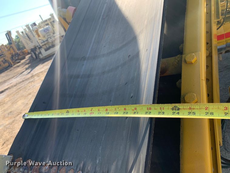 image for item DM7854 1999 Gomaco GT-6300 Commander III slip form paver