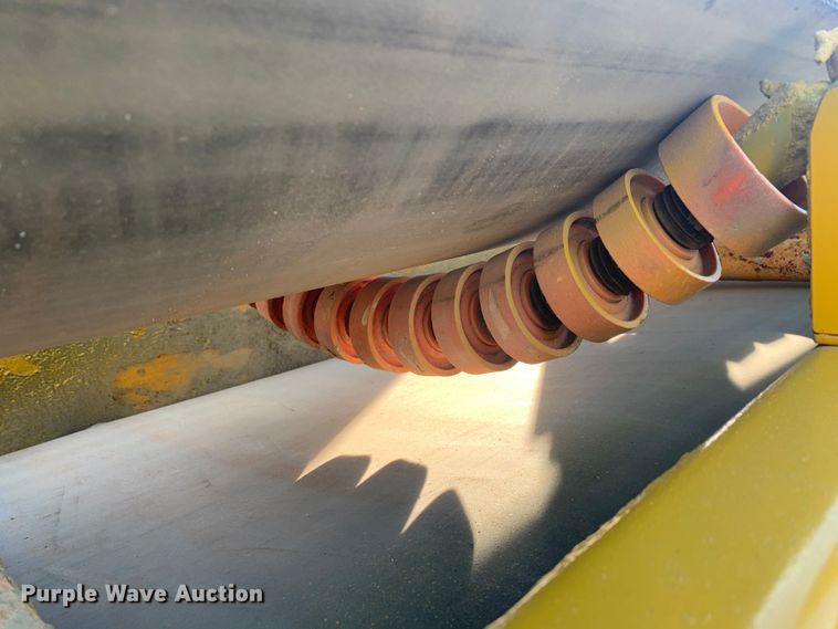 image for item DM7854 1999 Gomaco GT-6300 Commander III slip form paver