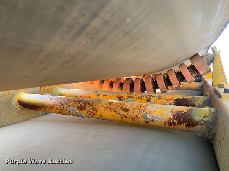 image for item DM7854 1999 Gomaco GT-6300 Commander III slip form paver