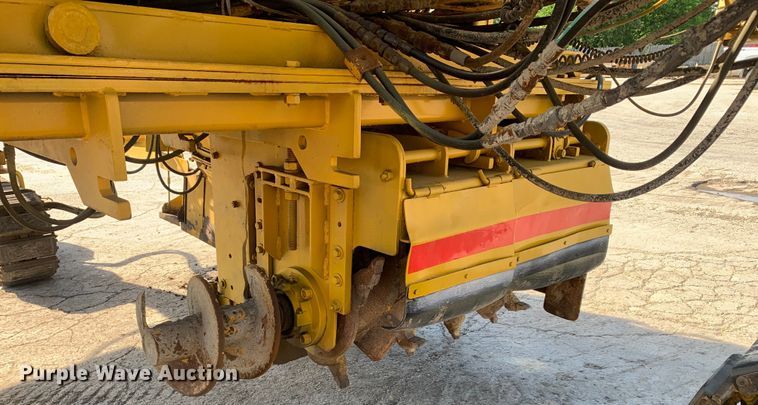 image for item DM7854 1999 Gomaco GT-6300 Commander III slip form paver