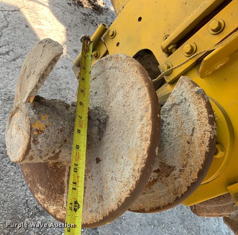 image for item DM7854 1999 Gomaco GT-6300 Commander III slip form paver