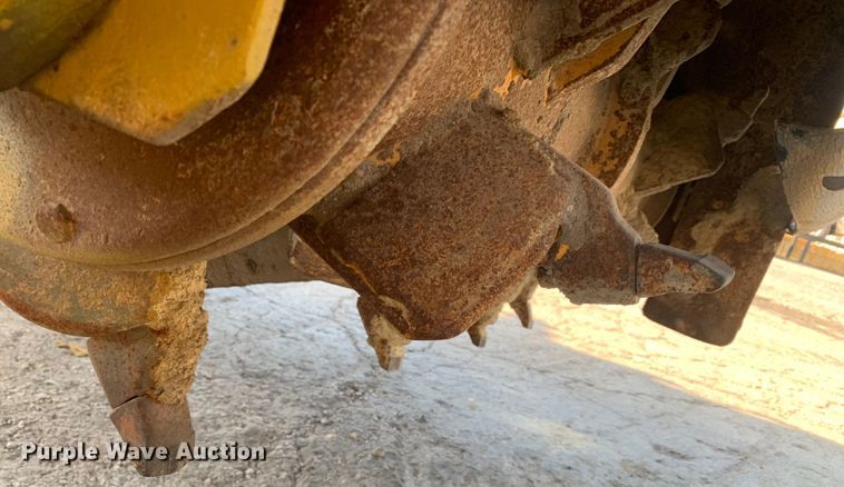 image for item DM7854 1999 Gomaco GT-6300 Commander III slip form paver