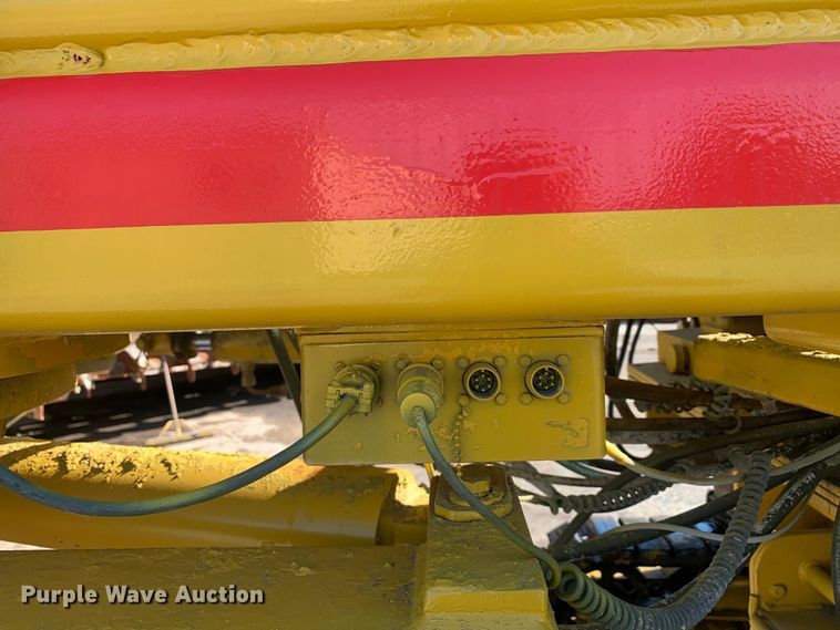 image for item DM7854 1999 Gomaco GT-6300 Commander III slip form paver