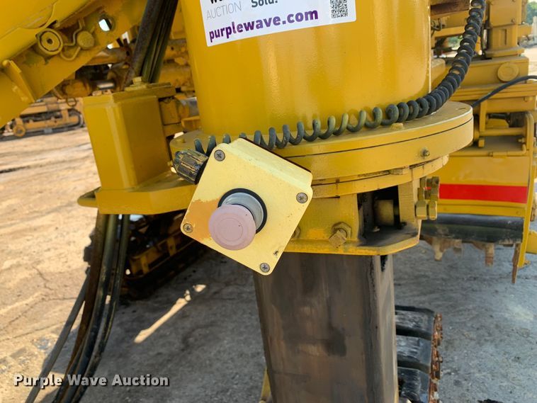 image for item DM7854 1999 Gomaco GT-6300 Commander III slip form paver