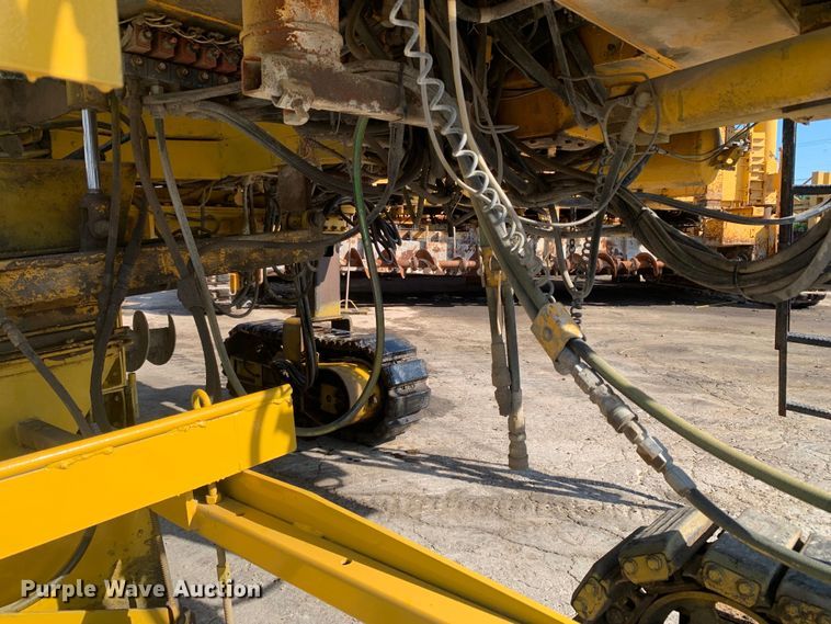 image for item DM7854 1999 Gomaco GT-6300 Commander III slip form paver