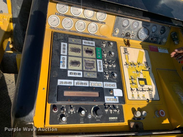 image for item DM7854 1999 Gomaco GT-6300 Commander III slip form paver