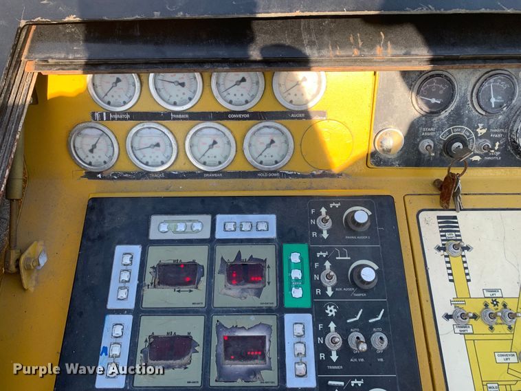 image for item DM7854 1999 Gomaco GT-6300 Commander III slip form paver