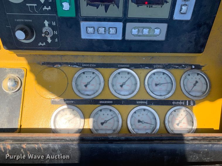 image for item DM7854 1999 Gomaco GT-6300 Commander III slip form paver