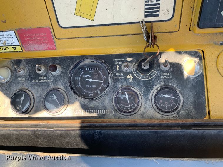 image for item DM7854 1999 Gomaco GT-6300 Commander III slip form paver