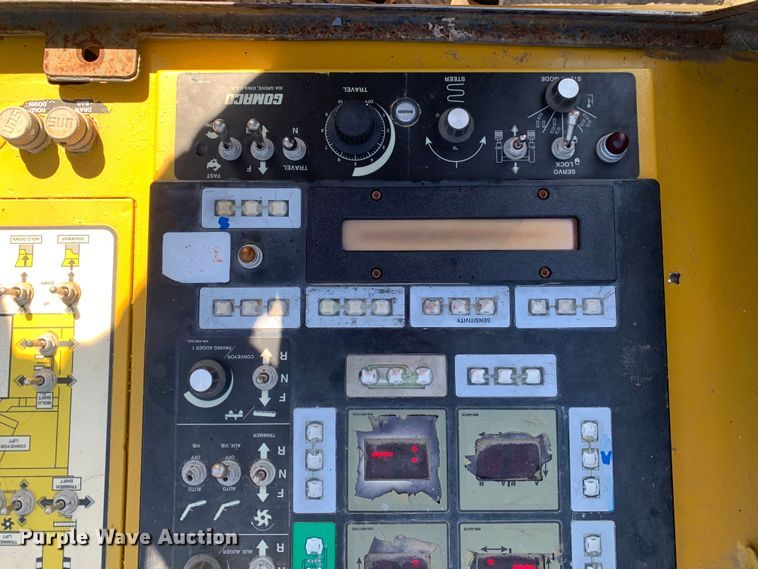 image for item DM7854 1999 Gomaco GT-6300 Commander III slip form paver