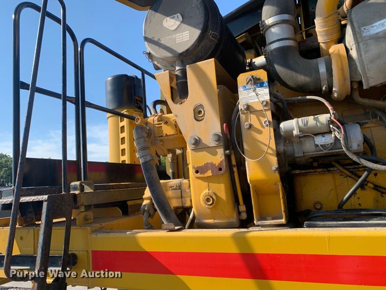 image for item DM7854 1999 Gomaco GT-6300 Commander III slip form paver