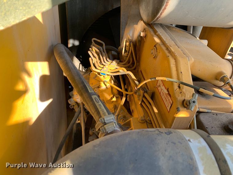 image for item DM7854 1999 Gomaco GT-6300 Commander III slip form paver