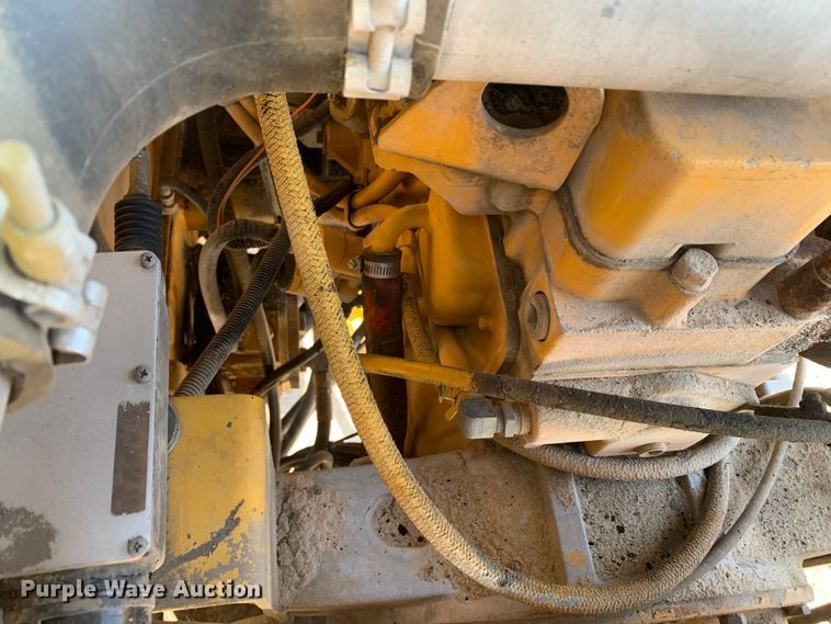 image for item DM7854 1999 Gomaco GT-6300 Commander III slip form paver