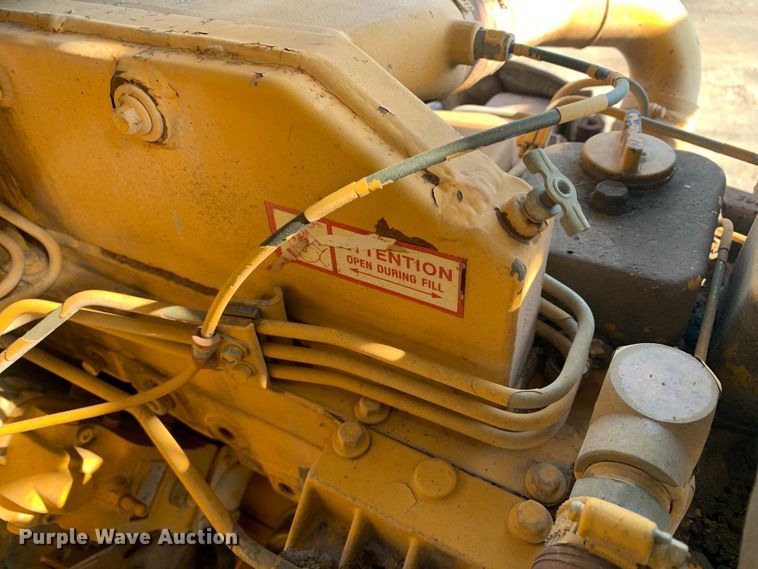 image for item DM7854 1999 Gomaco GT-6300 Commander III slip form paver