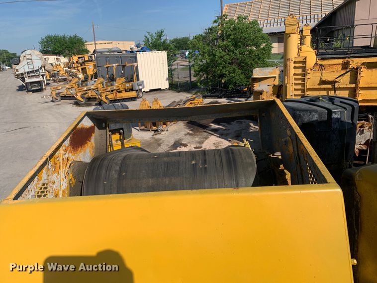 image for item DM7854 1999 Gomaco GT-6300 Commander III slip form paver