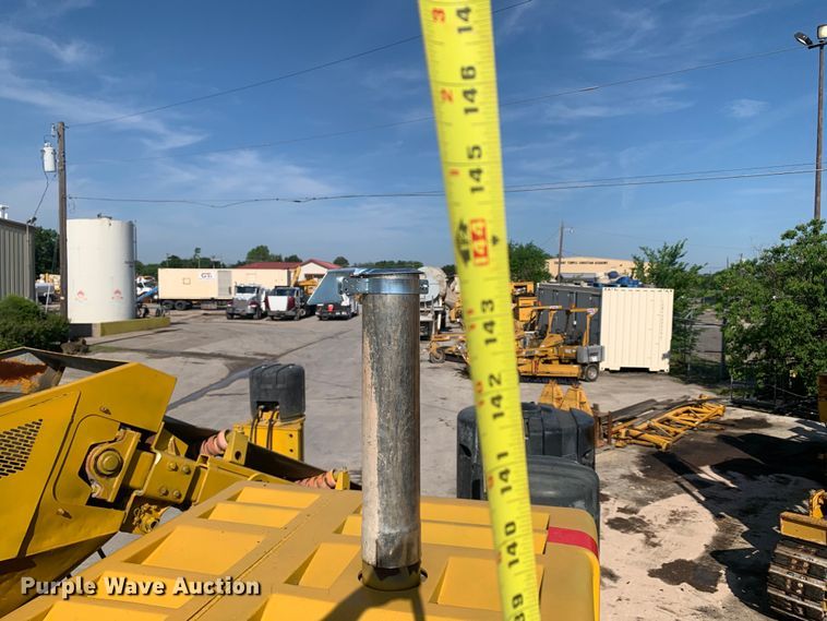 image for item DM7854 1999 Gomaco GT-6300 Commander III slip form paver