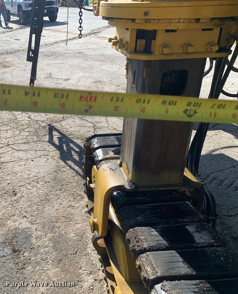 image for item DM7854 1999 Gomaco GT-6300 Commander III slip form paver