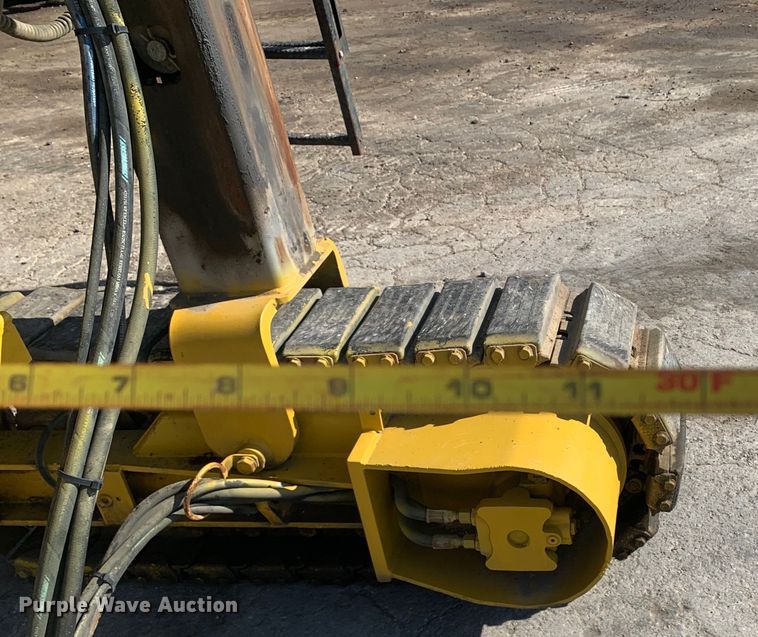 image for item DM7854 1999 Gomaco GT-6300 Commander III slip form paver