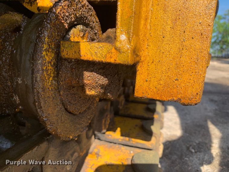 image for item DM7854 1999 Gomaco GT-6300 Commander III slip form paver