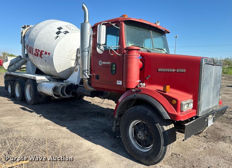 image for item DN3240 2000 Western Star 4800 ready mix truck