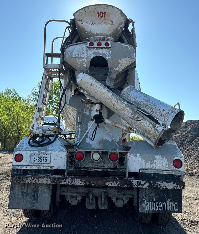 image for item DN3240 2000 Western Star 4800 ready mix truck