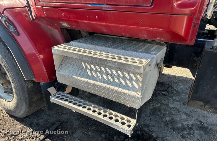 image for item DN3240 2000 Western Star 4800 ready mix truck