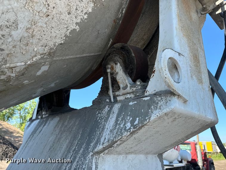image for item DN3240 2000 Western Star 4800 ready mix truck