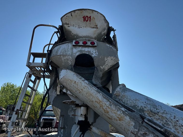 image for item DN3240 2000 Western Star 4800 ready mix truck