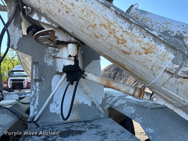 image for item DN3240 2000 Western Star 4800 ready mix truck