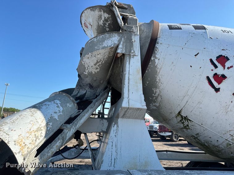 image for item DN3240 2000 Western Star 4800 ready mix truck