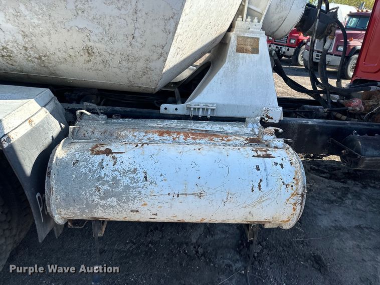 image for item DN3240 2000 Western Star 4800 ready mix truck