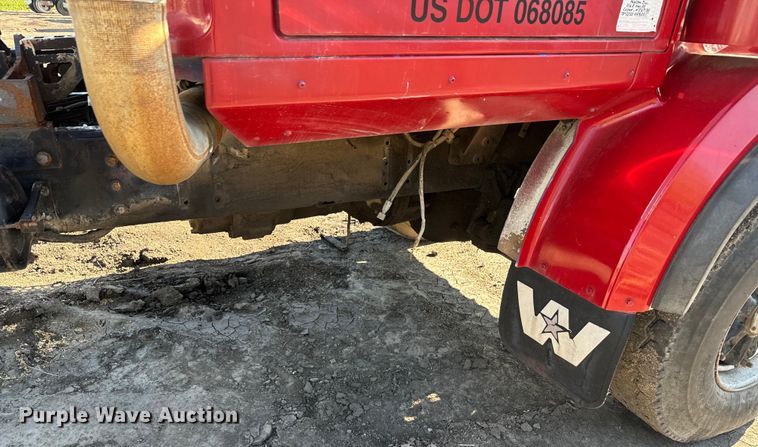 image for item DN3240 2000 Western Star 4800 ready mix truck