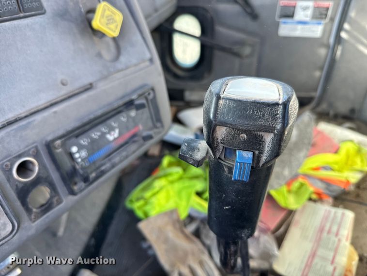 image for item DN3240 2000 Western Star 4800 ready mix truck
