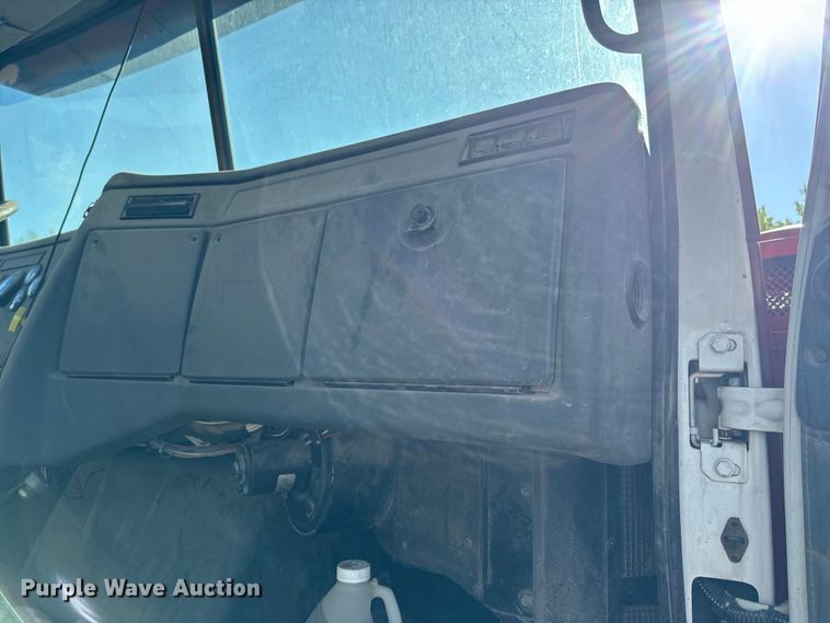 image for item DN3240 2000 Western Star 4800 ready mix truck