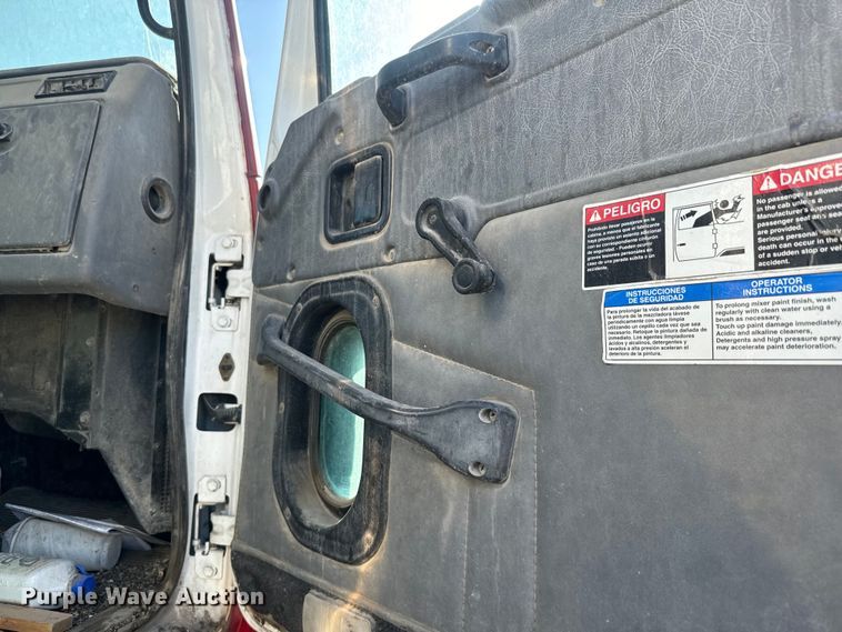 image for item DN3240 2000 Western Star 4800 ready mix truck