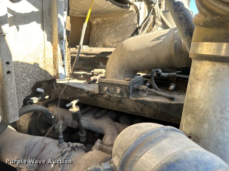 image for item DN3240 2000 Western Star 4800 ready mix truck