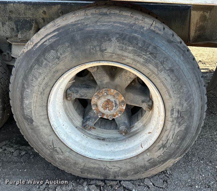 image for item DN3240 2000 Western Star 4800 ready mix truck