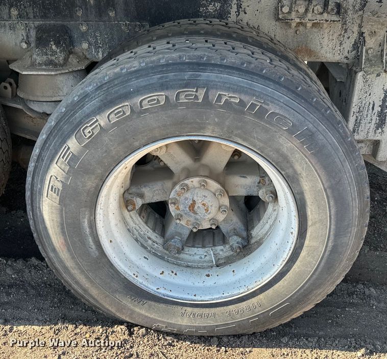 image for item DN3240 2000 Western Star 4800 ready mix truck