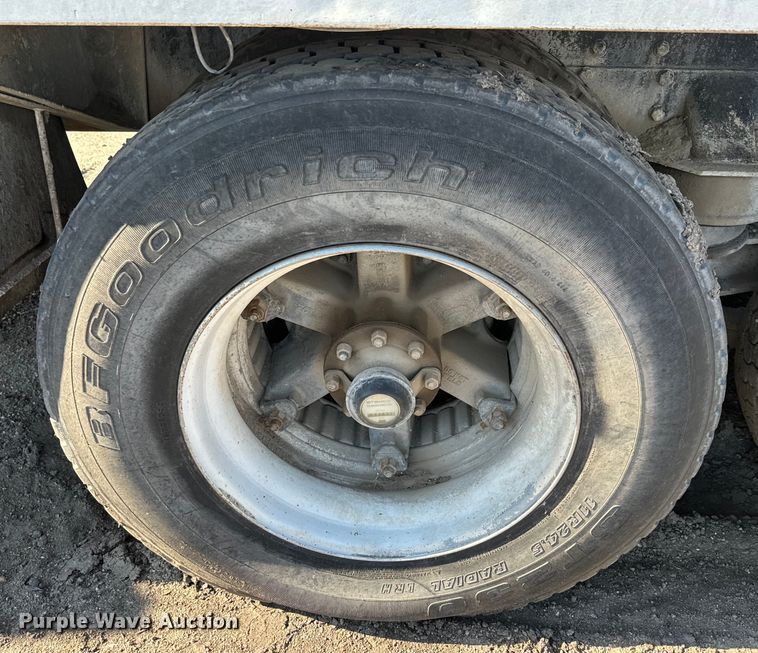 image for item DN3240 2000 Western Star 4800 ready mix truck