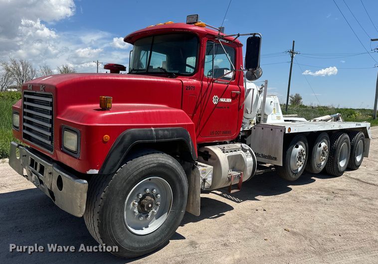 image for item DN3241 1995 Mack RD690S ready mix truck cab and chassis