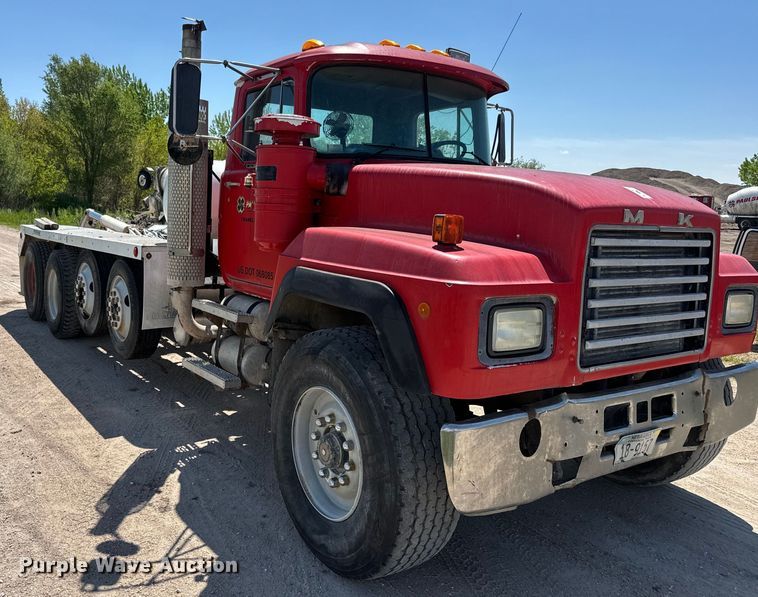 image for item DN3241 1995 Mack RD690S ready mix truck cab and chassis