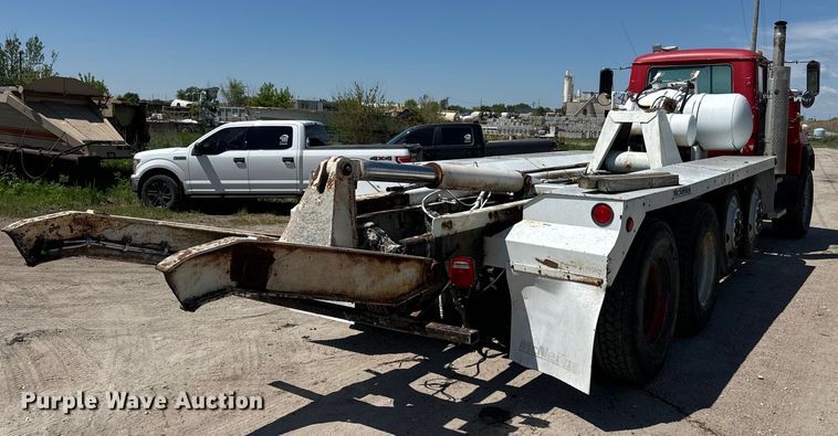 image for item DN3241 1995 Mack RD690S ready mix truck cab and chassis