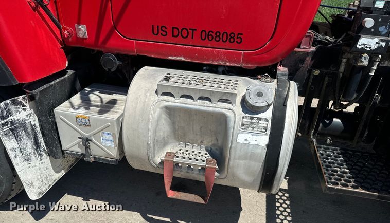 image for item DN3241 1995 Mack RD690S ready mix truck cab and chassis