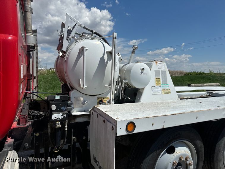 image for item DN3241 1995 Mack RD690S ready mix truck cab and chassis