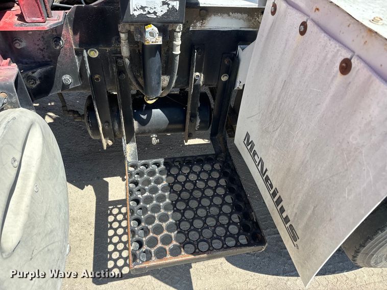 image for item DN3241 1995 Mack RD690S ready mix truck cab and chassis