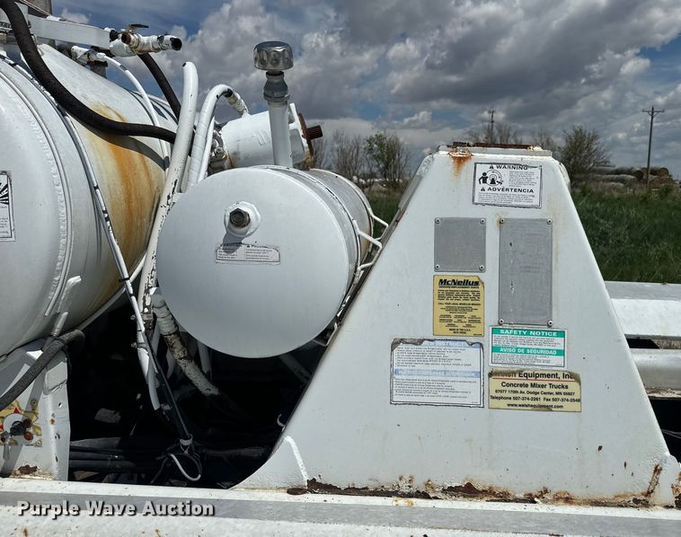 image for item DN3241 1995 Mack RD690S ready mix truck cab and chassis